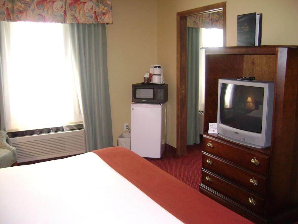 Holiday Inn Express Irwin Pa Tpk Exit 67 By Ihg Eksteriør bilde