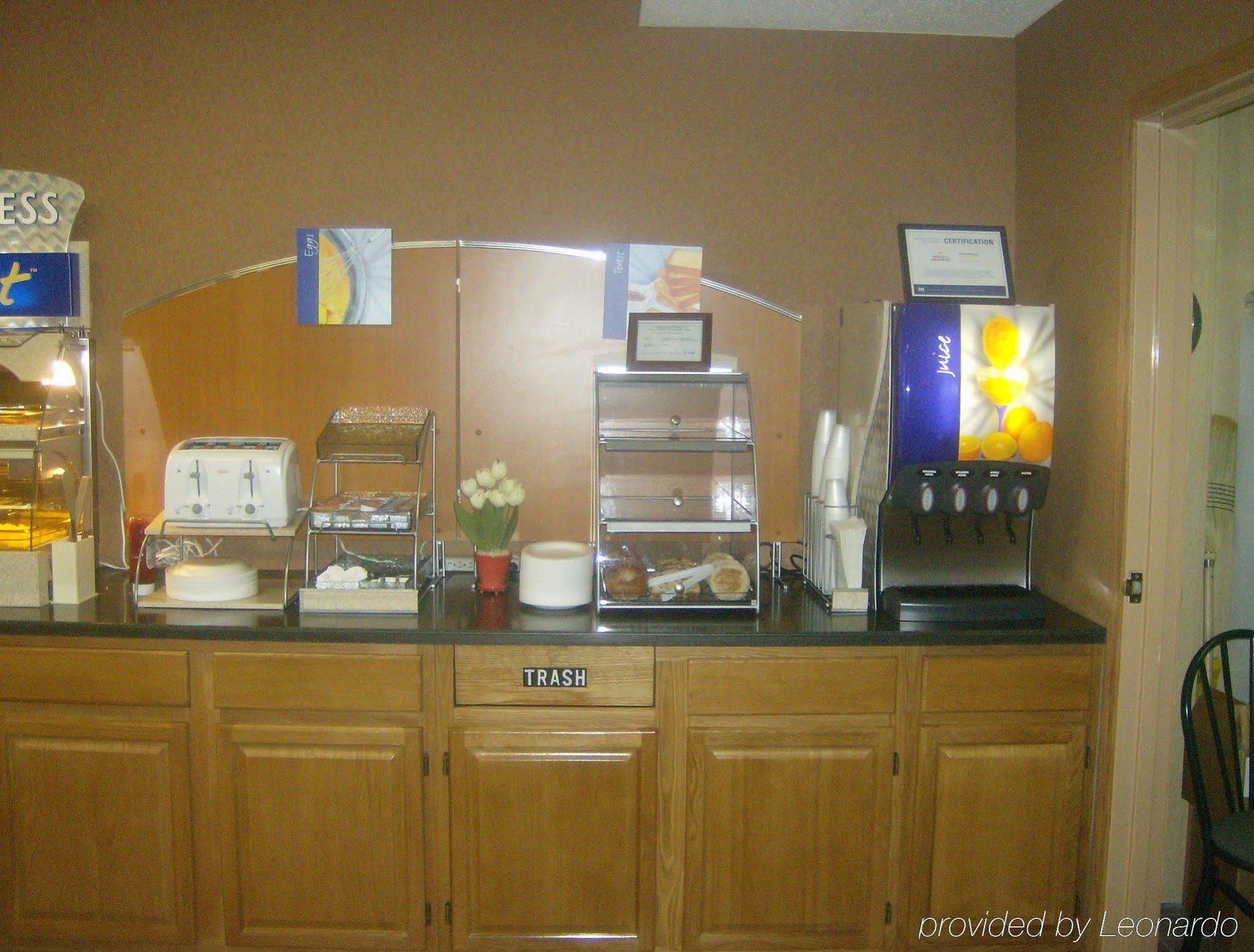 Holiday Inn Express Irwin Pa Tpk Exit 67 By Ihg Eksteriør bilde