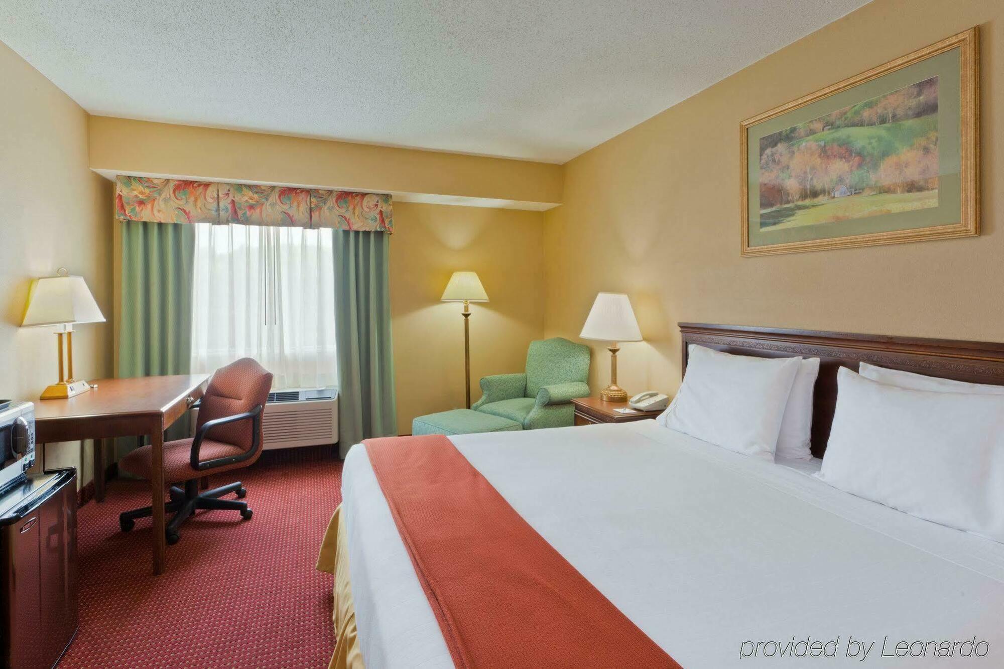 Holiday Inn Express Irwin Pa Tpk Exit 67 By Ihg Eksteriør bilde