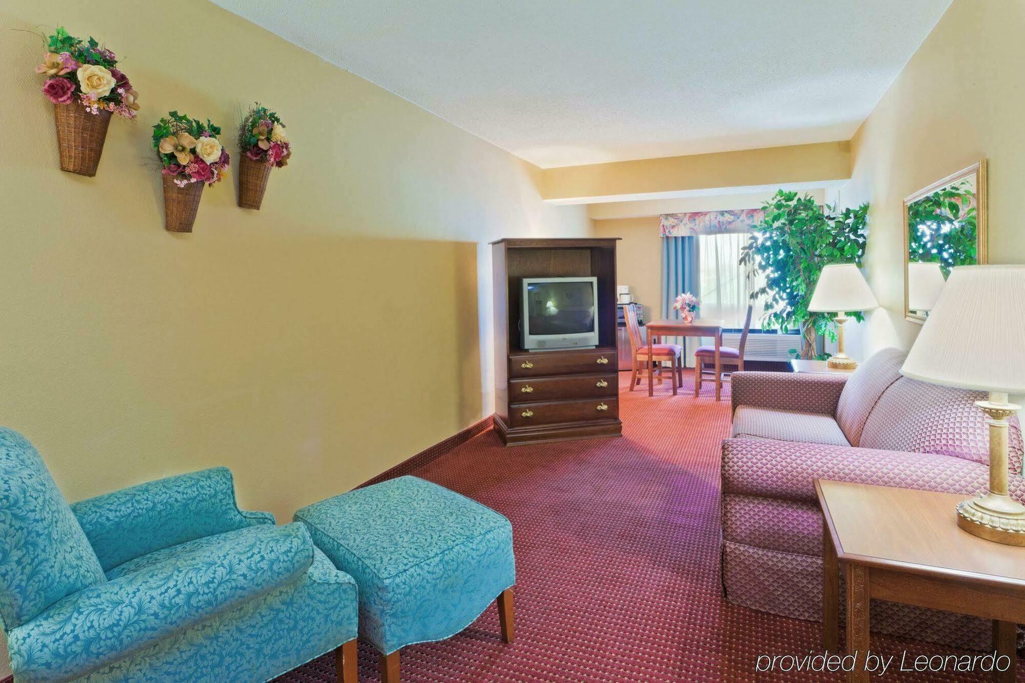 Holiday Inn Express Irwin Pa Tpk Exit 67 By Ihg Eksteriør bilde