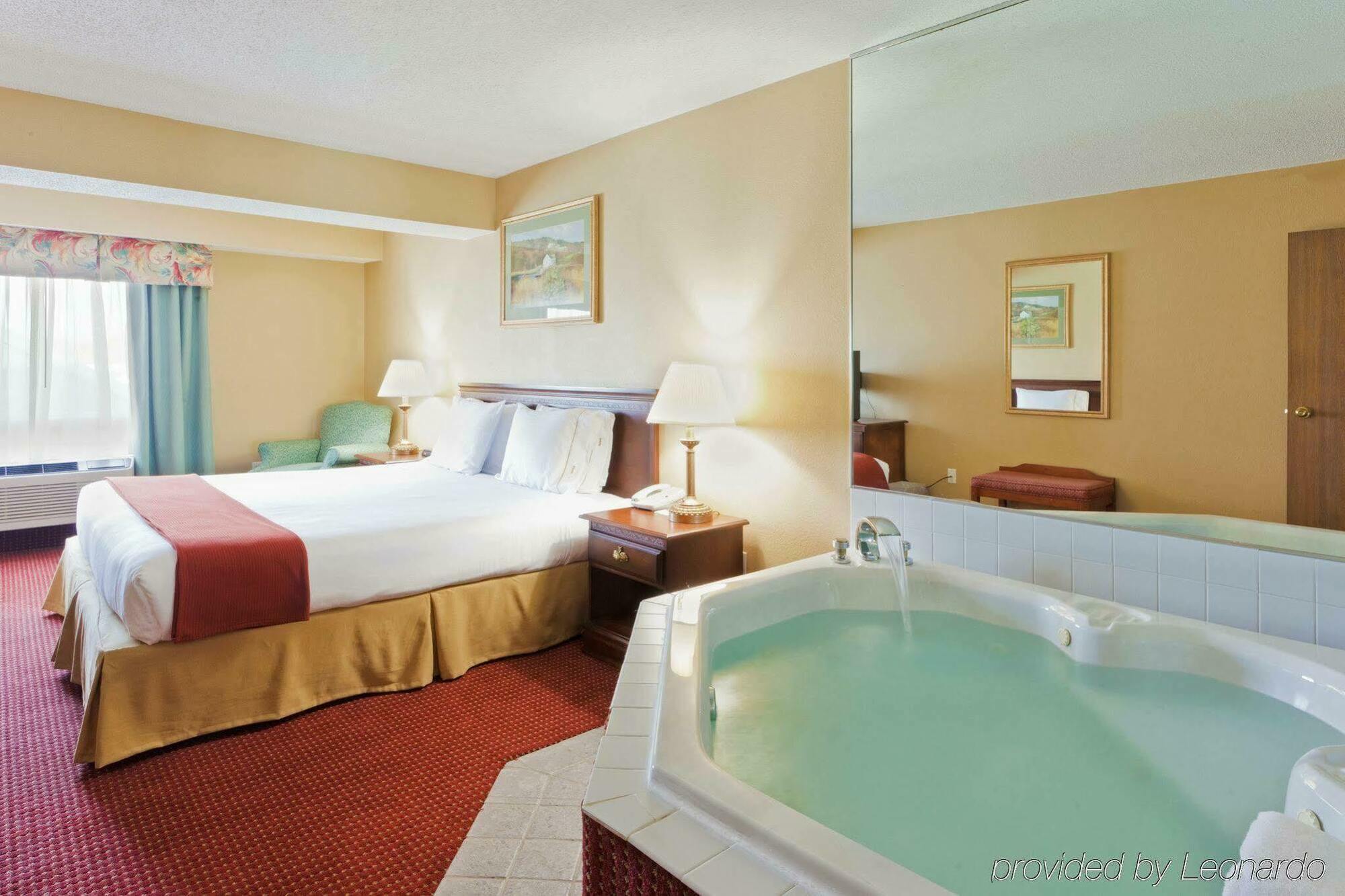 Holiday Inn Express Irwin Pa Tpk Exit 67 By Ihg Rom bilde