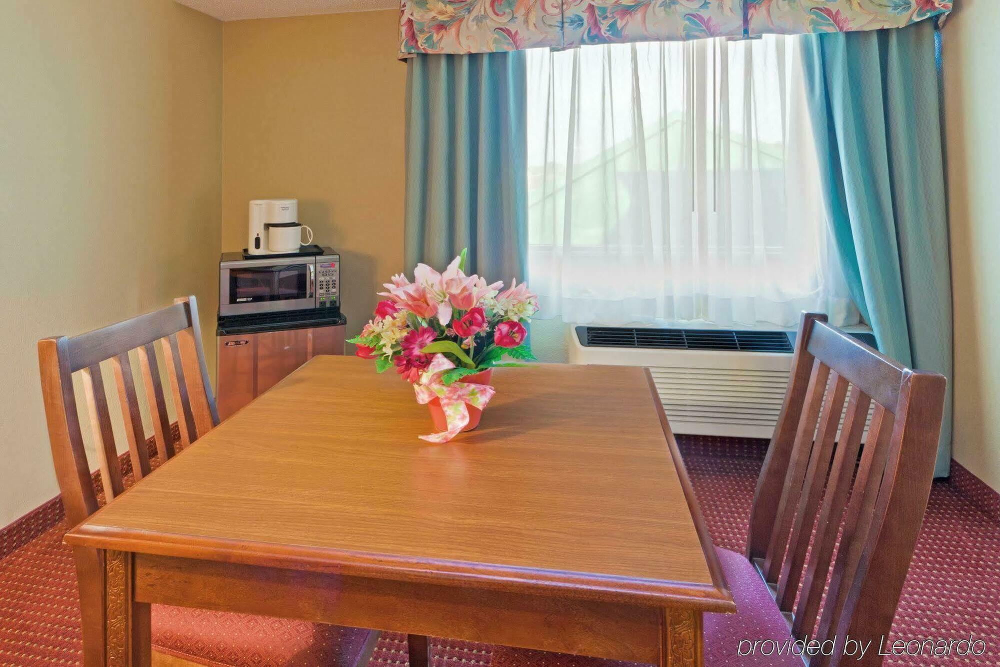 Holiday Inn Express Irwin Pa Tpk Exit 67 By Ihg Eksteriør bilde